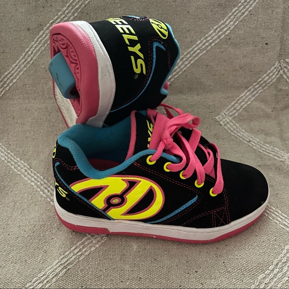 Other - Heelys youth size 3